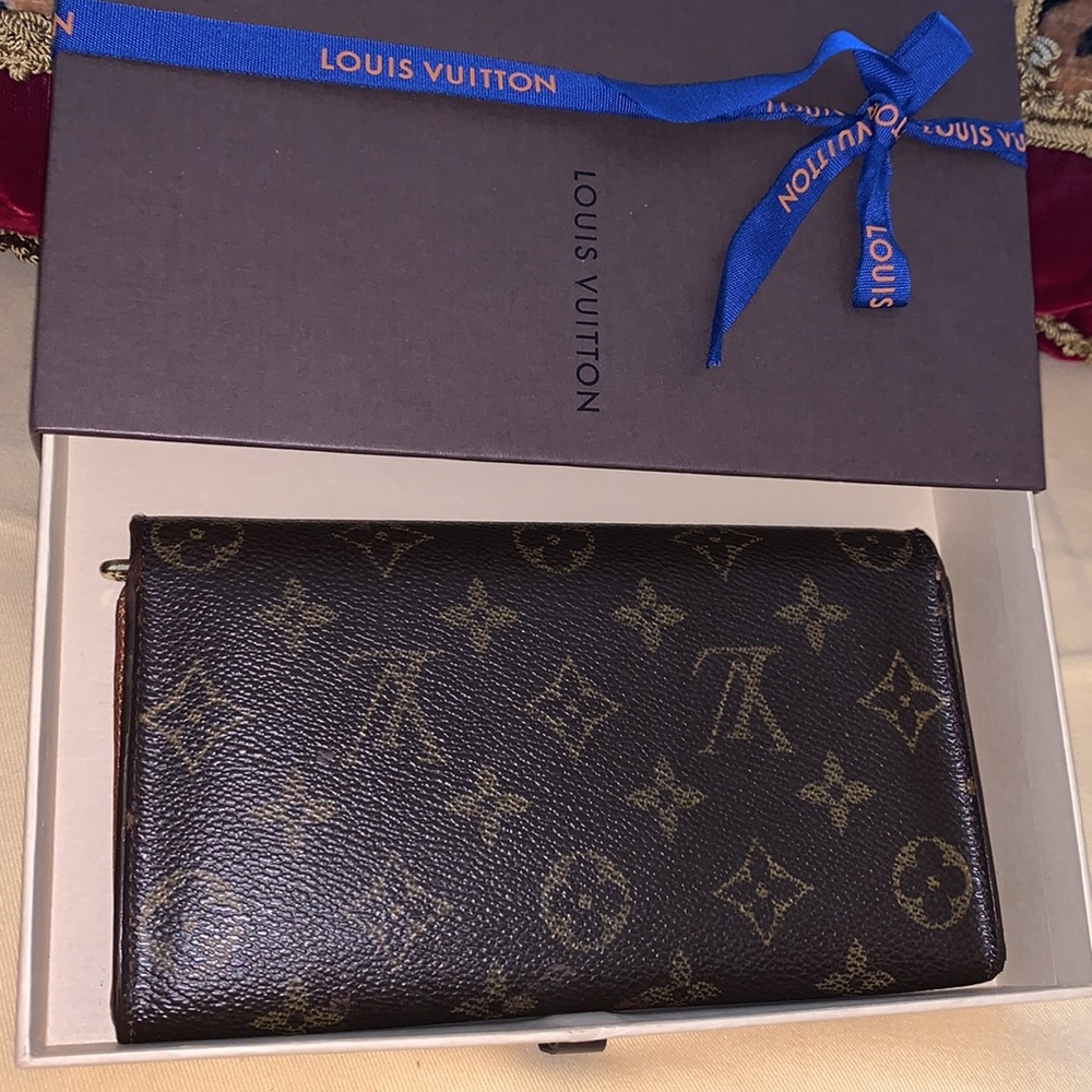 Authentic Louis Vuitton Long Monogram Wallet - image 4
